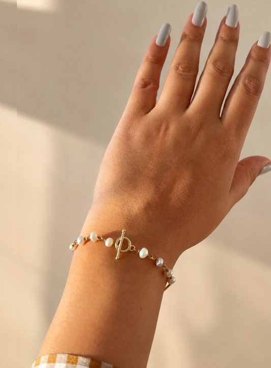 Adorn Pearl Bracelet