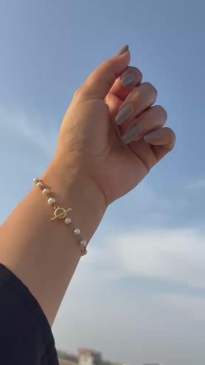 Adorn Pearl Bracelet