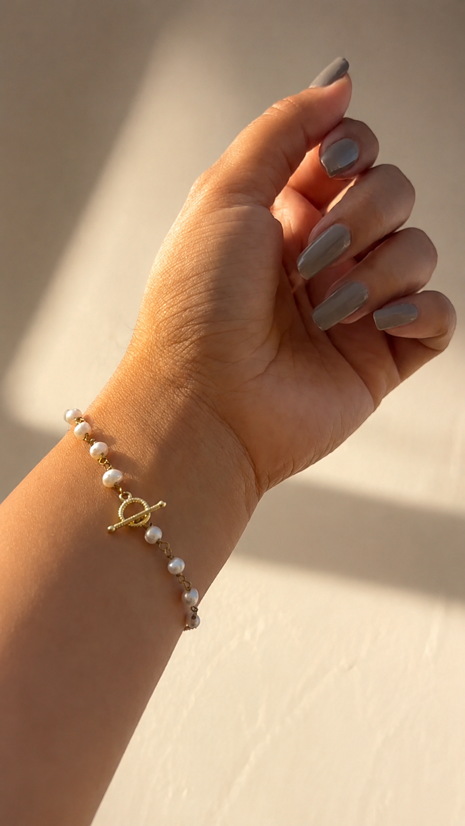 Adorn Pearl Bracelet